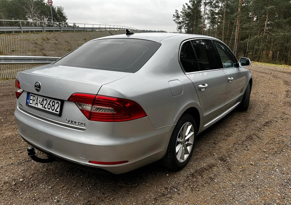 Skoda Superb cena 43500 przebieg: 276500, rok produkcji 2013 z Radomsko małe 46